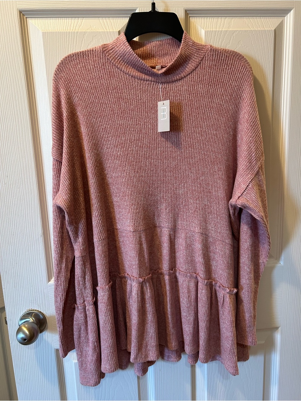 Maurice’s 1X Women’s Dusty Rose Knit Ruffle Hem Sweater NWT
